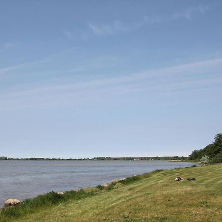 Hafennahe Ferienwohnung Mit Balkon Und Meerblick - Hafenhaeuser Wiek Wohnung 13 Wiek auf Rügen Kültér fotó