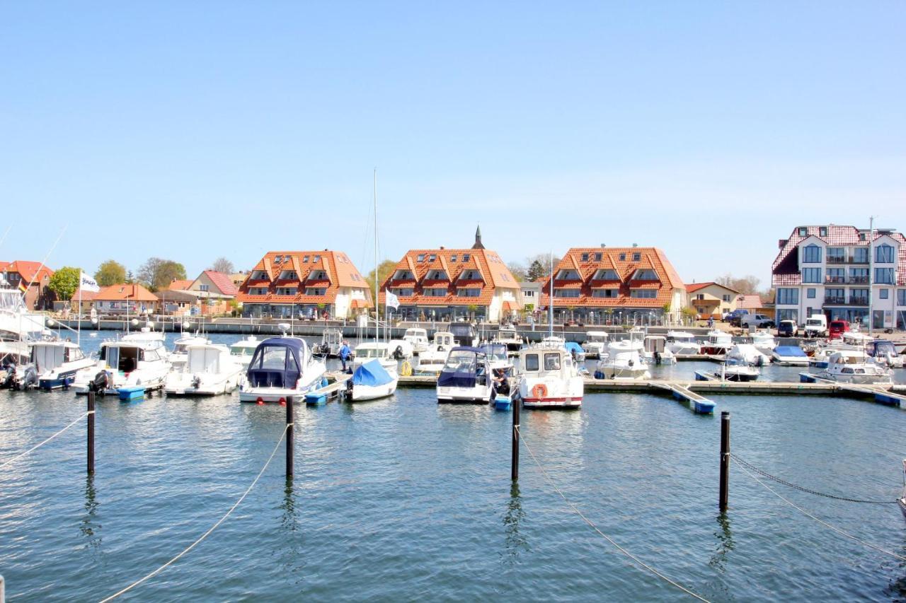 Hafennahe Ferienwohnung Mit Balkon Und Meerblick - Hafenhaeuser Wiek Wohnung 13 Wiek auf Rügen Kültér fotó